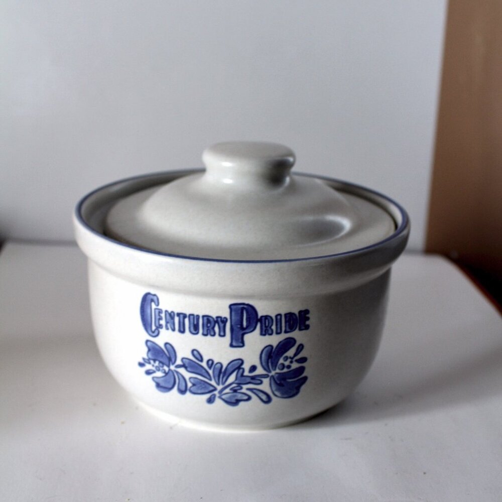 Pfaltzgraff Yorktowne Butter Tub With Lid